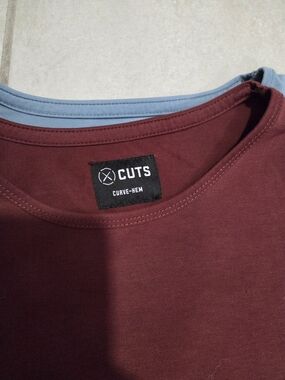 Two Cuts Curve-Hem Shirts